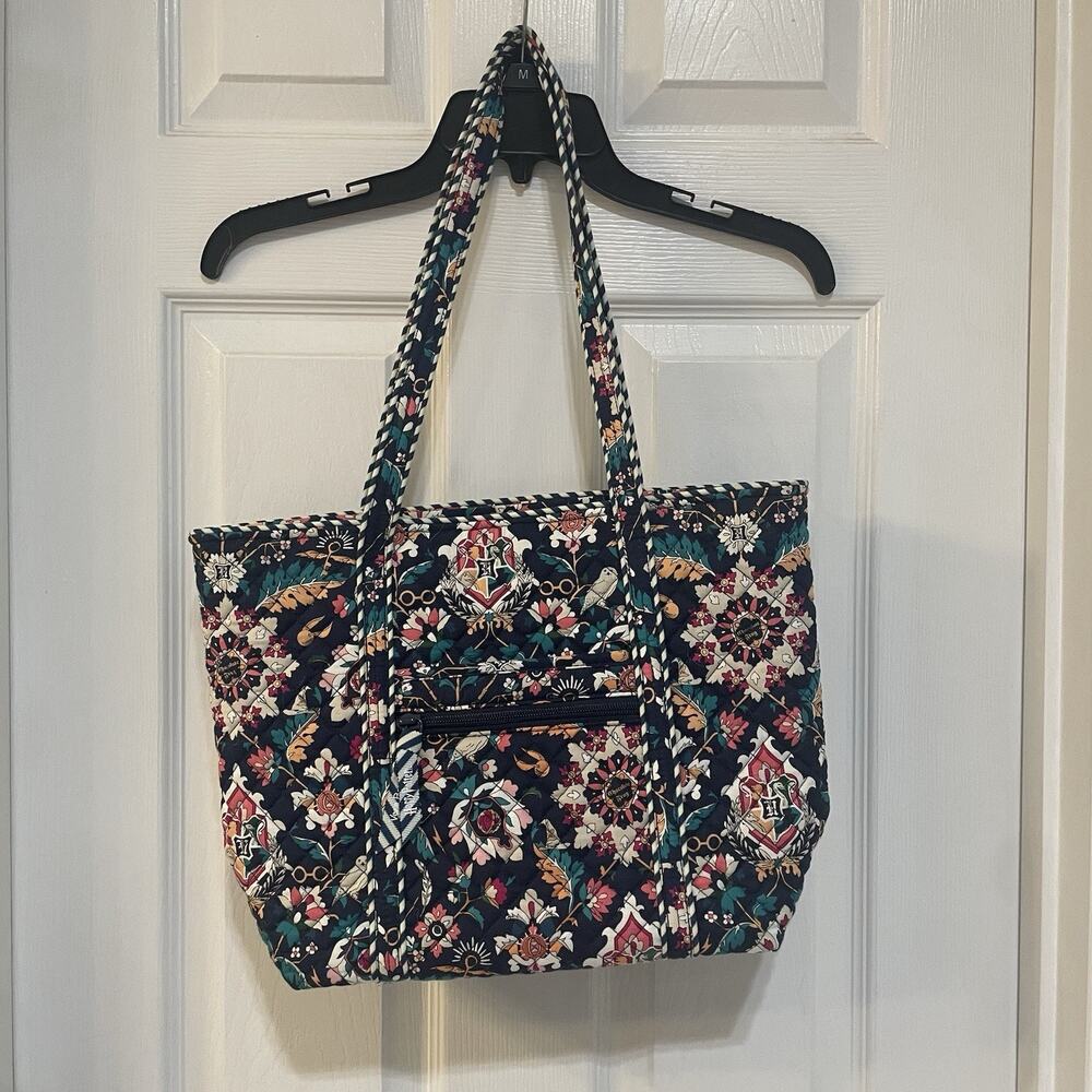 Vera Bradley Harry Potter Medium Tote Bag “Home to Hogwarts” Limited Edition Zip
